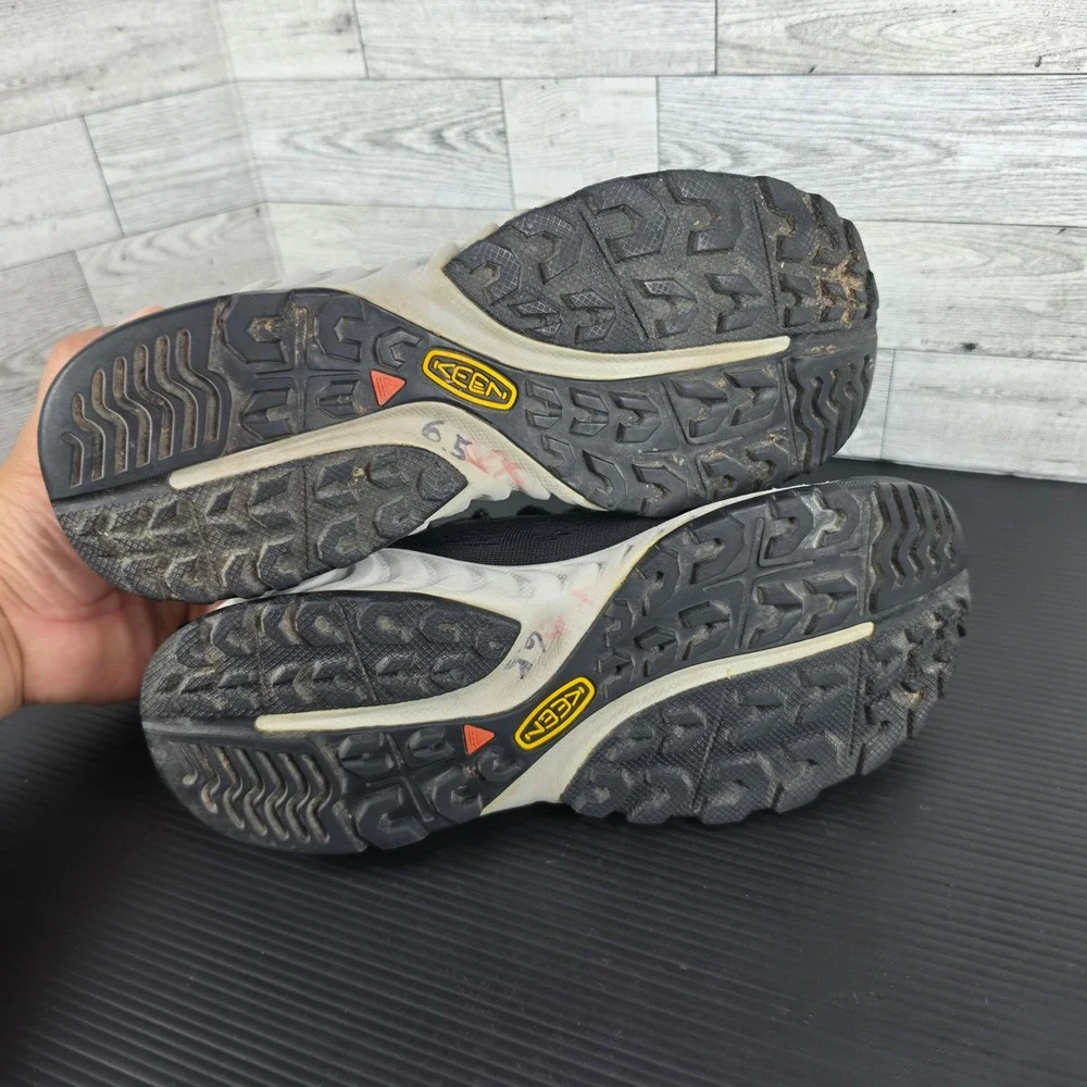 Keen NXIS EVO Low Hiking Shoes Womens 6.5 Black Trail Sneakers 1025915